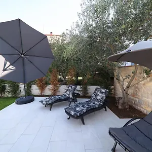 apartmani-diklo.hotelinzadar.com/